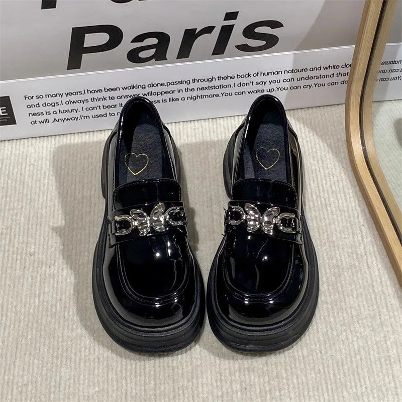 Women Leather Flat Shoes Spring New Women Casual Mary Jane Leather Fashion Shallow Mouth Design Loafers Large Size 35 40
