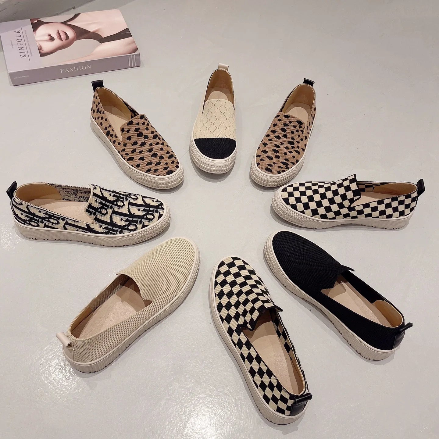 Neue fliegende Weber Rundkopf Fischerschuhe Flut Check-Muster Flachmund Slip-on dicke Sohle Casual Single Schuhe Frauen