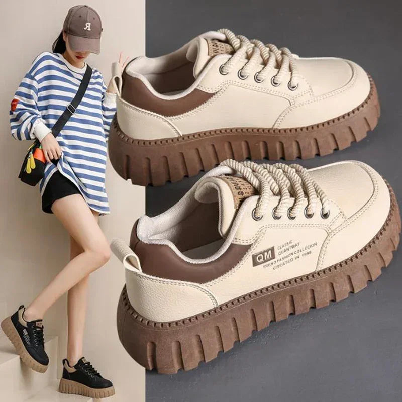 Petites chaussures blanches printemps/été 2024, nouvelles chaussures décontractées polyvalentes à semelle épaisse pour femmes, chaussures d'étudiant surélevées