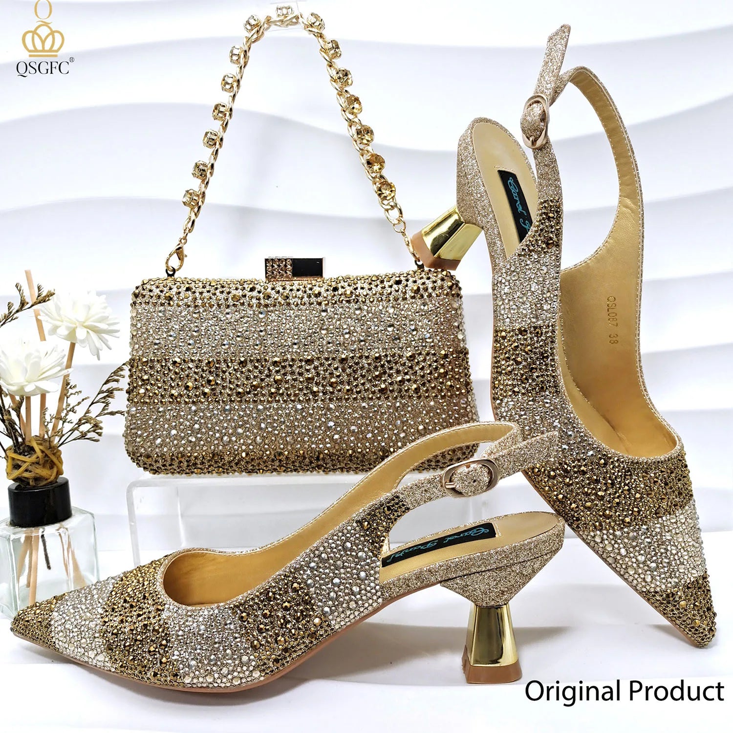QSGFC INS Ensemble de chaussures à talons élégants pour femmes en couleur or et sac assorti, chaussures à talons hauts en forme de coin avec strass creux