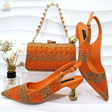 QSGFC INS Goldfarbenes elegantes Damen-Set mit Absätzen, Schuhen und Tasche, hohlen Strasssteinen, High Heels, Keilabsätze, Schuhen und passender Tasche