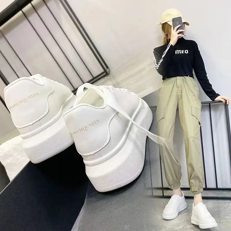 2023 Chaussures Décontractées Femmes Marque Printemps Designers Talons Wedges Baskets Blanches Plateforme Tenis Feminino Entraîneurs Femmes Marche