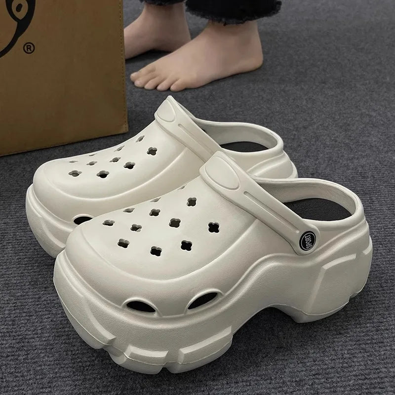 Winter Summer Clogs Outdoor Waterproof Platform Women Slipper Beach Slides Beard Black Designer Sandals with Charms Graden Shoes