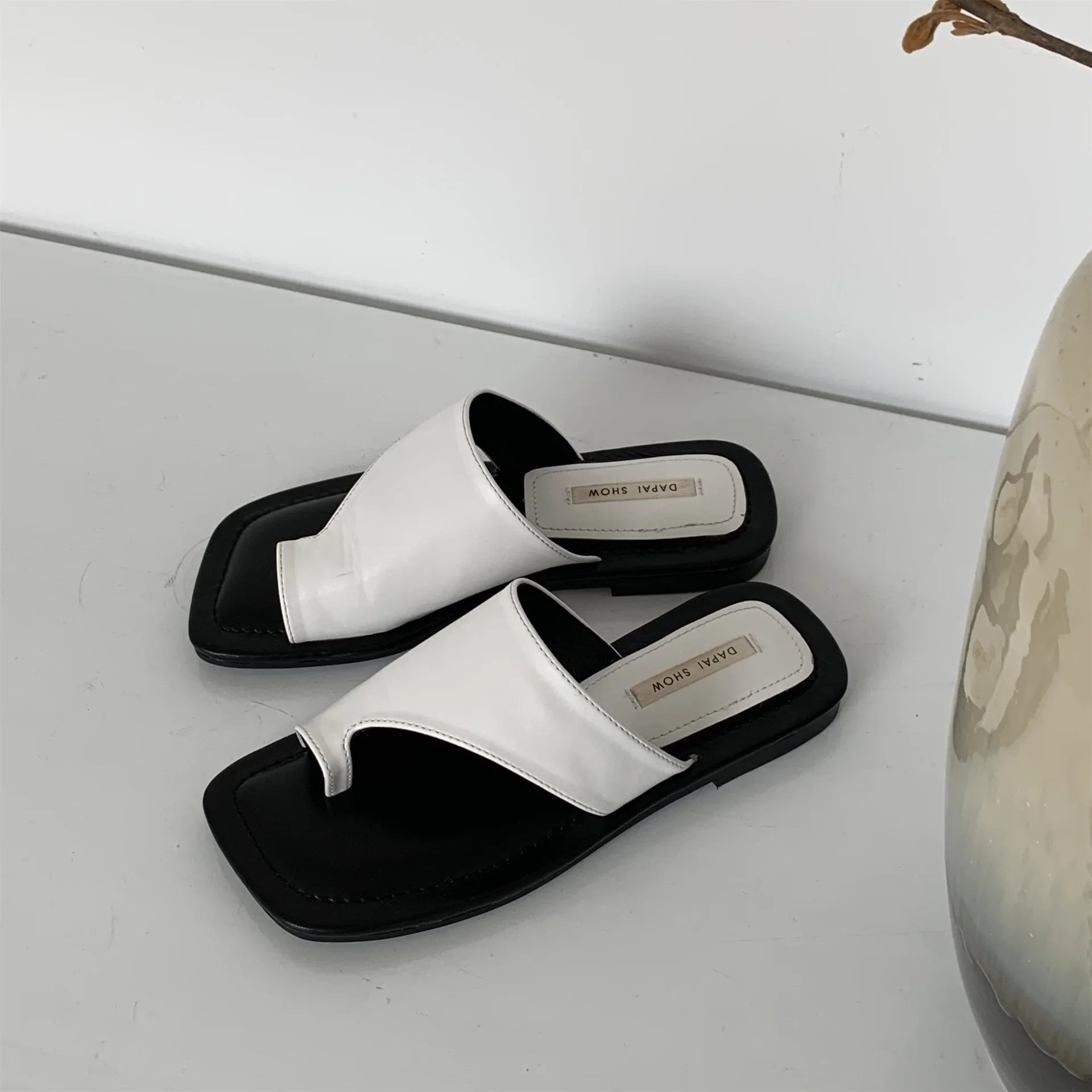 Brand Temperament Women Shoe2023Summer Soft Leather Soft Sole Sandals Lazy Slippers Allmatch Roman Shoe Beach Shoes Zapatomujer