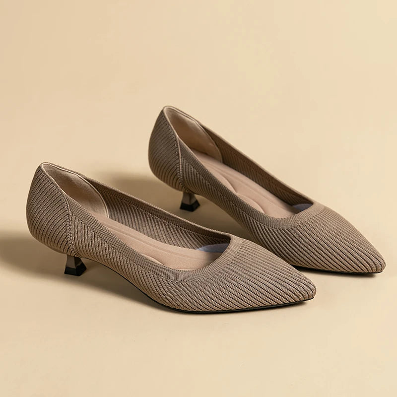 Spring and Autumn Women's Large Shoes 2025 High Heels Solid Color Knitted Breathable Rubber Non slip Sole Latex Insole Work Shoe