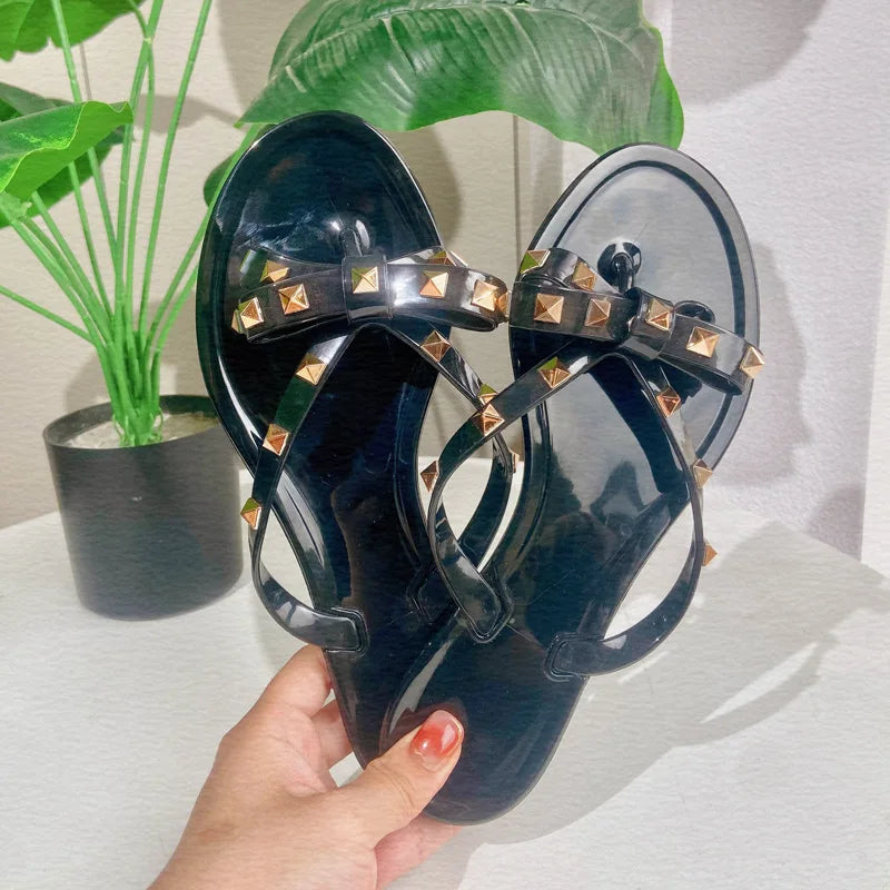 Riveted Flip Flops Women Sandals Summer Jelly Shoes Women's Flat Bottomed Slippers Summer Casual Rivet Slippers Outside 36-42