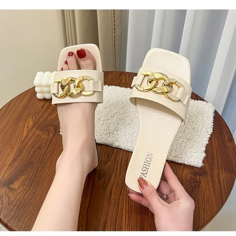 Nouvelles pantoufles plates léopard pour femmes, chaussures plates à bout carré avec chaîne en métal américaine, sandales pour femmes, pantoufles Zapatos, 2024