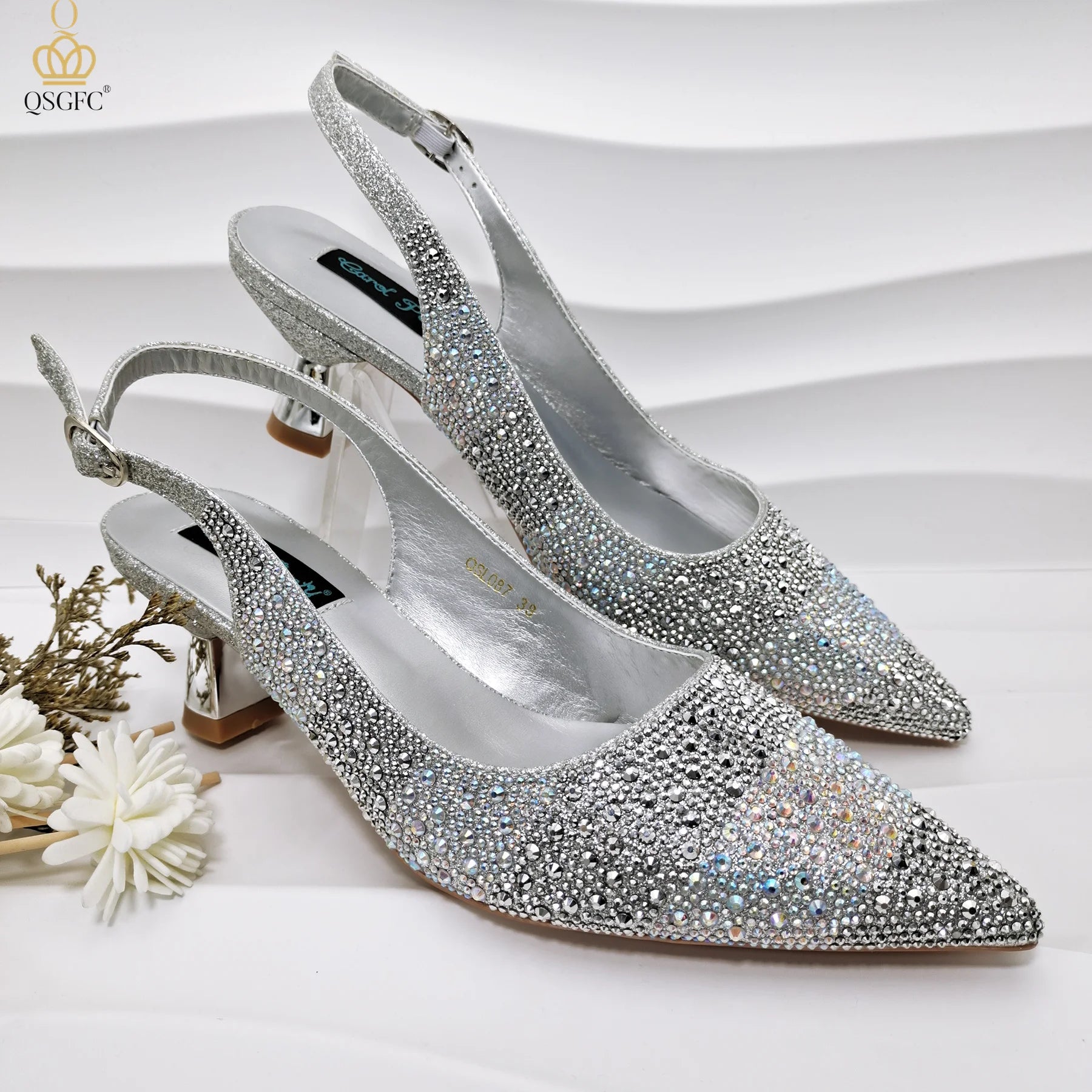 QSGFC INS Goldfarbenes elegantes Damen-Set mit Absätzen, Schuhen und Tasche, hohlen Strasssteinen, High Heels, Keilabsätze, Schuhen und passender Tasche