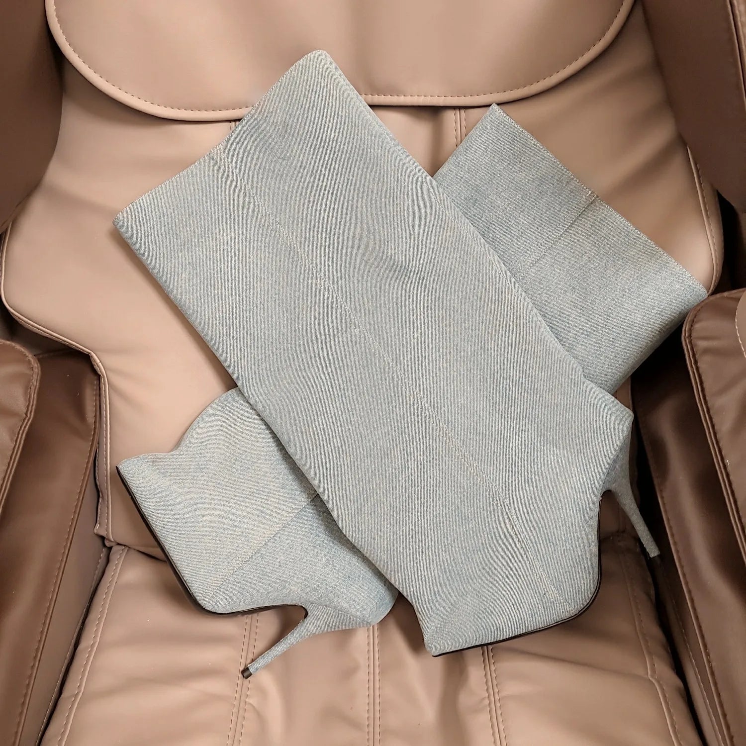 Bottes cuissardes en cuir noir, bout pointu, talons hauts, bottes hautes en jean, design de luxe, chaussures en duvet pour femmes, nouveauté hiver 2024