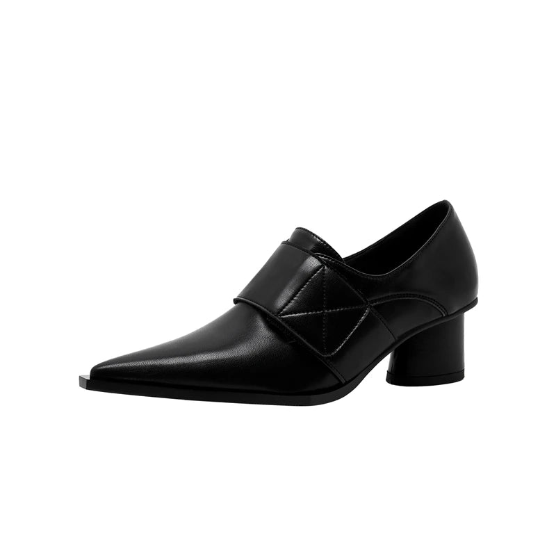 Kakys neue spitze, dicke, hochhackige Schaffell-Innensohle, große Damenschuhe, modische Schuhe, einzelne Schuhe