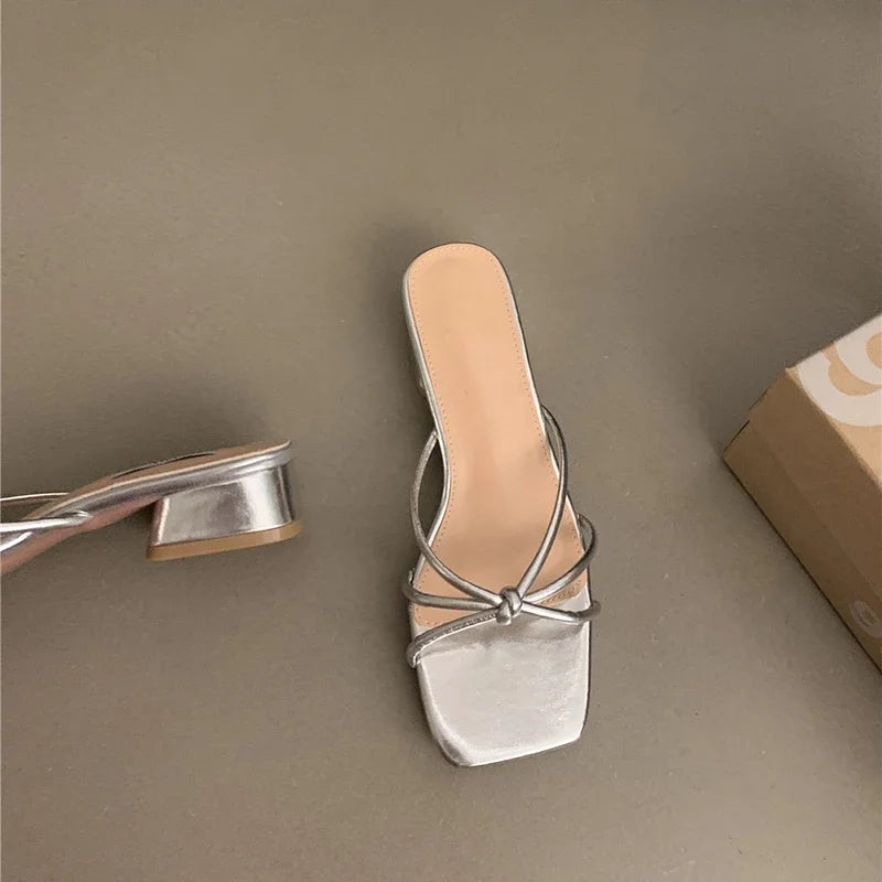 Designer Open Toe Women Slippers Fashion Narrow Band Slides Ladies Outdoor Low Heel Sandal Summer Women's Shoes