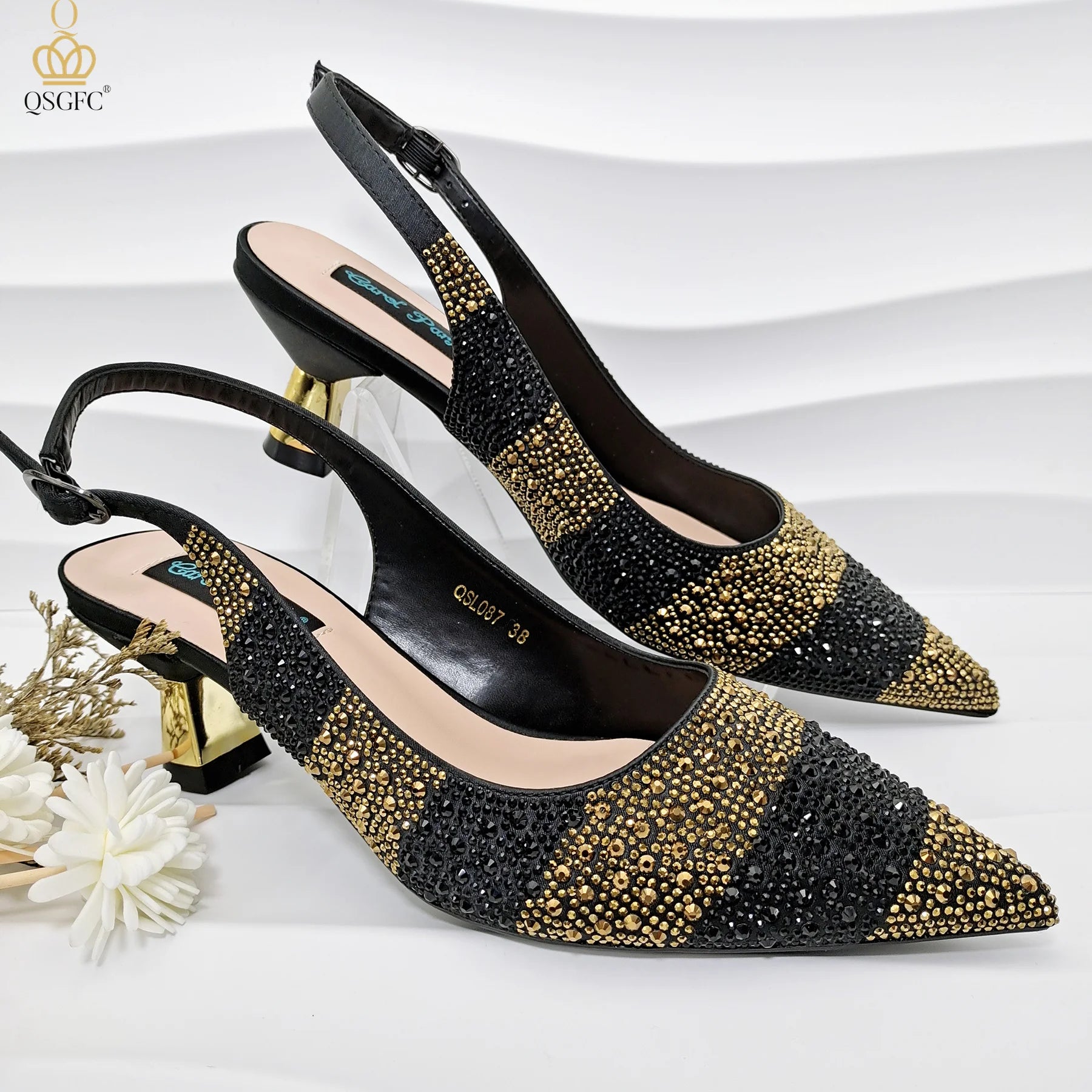 QSGFC INS Goldfarbenes elegantes Damen-Set mit Absätzen, Schuhen und Tasche, hohlen Strasssteinen, High Heels, Keilabsätze, Schuhen und passender Tasche