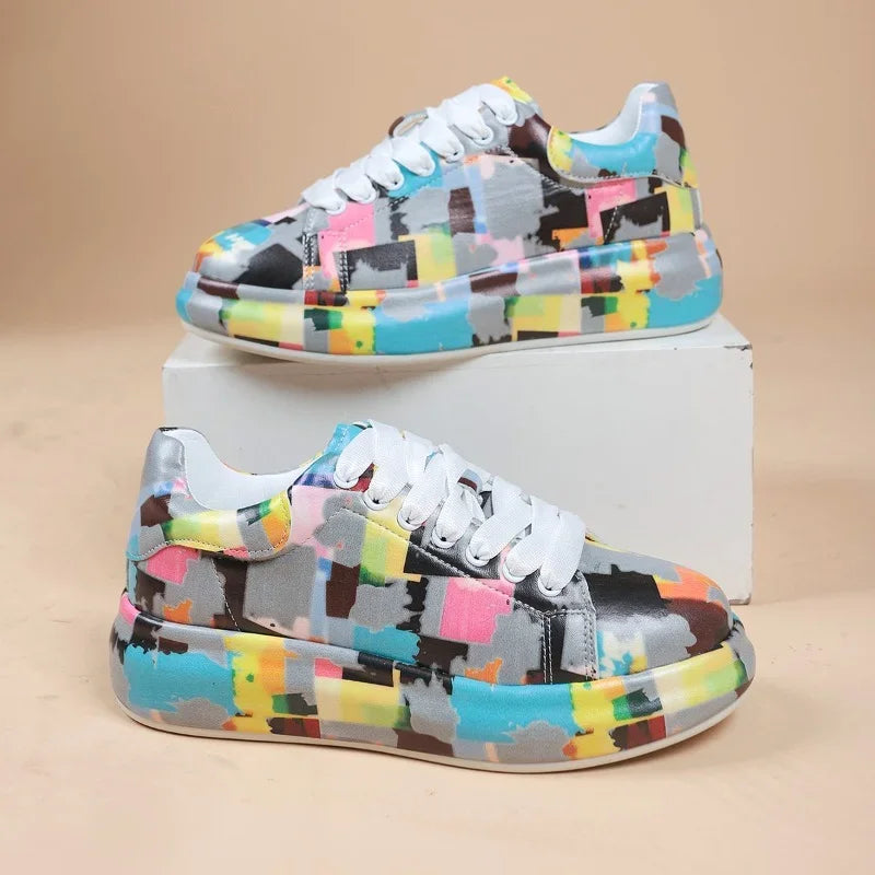 Women's Casual Sneakers 2023 Fashion New Painted Graffiti Lace Up Sports Shoes for Women Flat Pu Leather Ladies Running Shoes