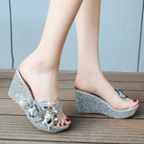 Sommer Keile Sandalen Frauen Sexy Kristall Transparent High Heels PVC Hausschuhe String Bead Plattform Mode Schuhe