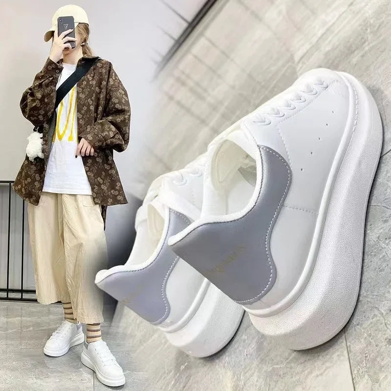 2023 Chaussures Décontractées Femmes Marque Printemps Designers Talons Wedges Baskets Blanches Plateforme Tenis Feminino Entraîneurs Femmes Marche