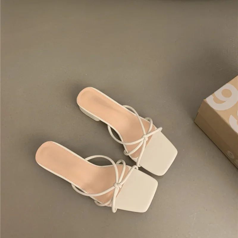 Designer Open Toe Women Slippers Fashion Narrow Band Slides Ladies Outdoor Low Heel Sandal Summer Women's Shoes