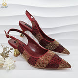 QSGFC INS Goldfarbenes elegantes Damen-Set mit Absätzen, Schuhen und Tasche, hohlen Strasssteinen, High Heels, Keilabsätze, Schuhen und passender Tasche