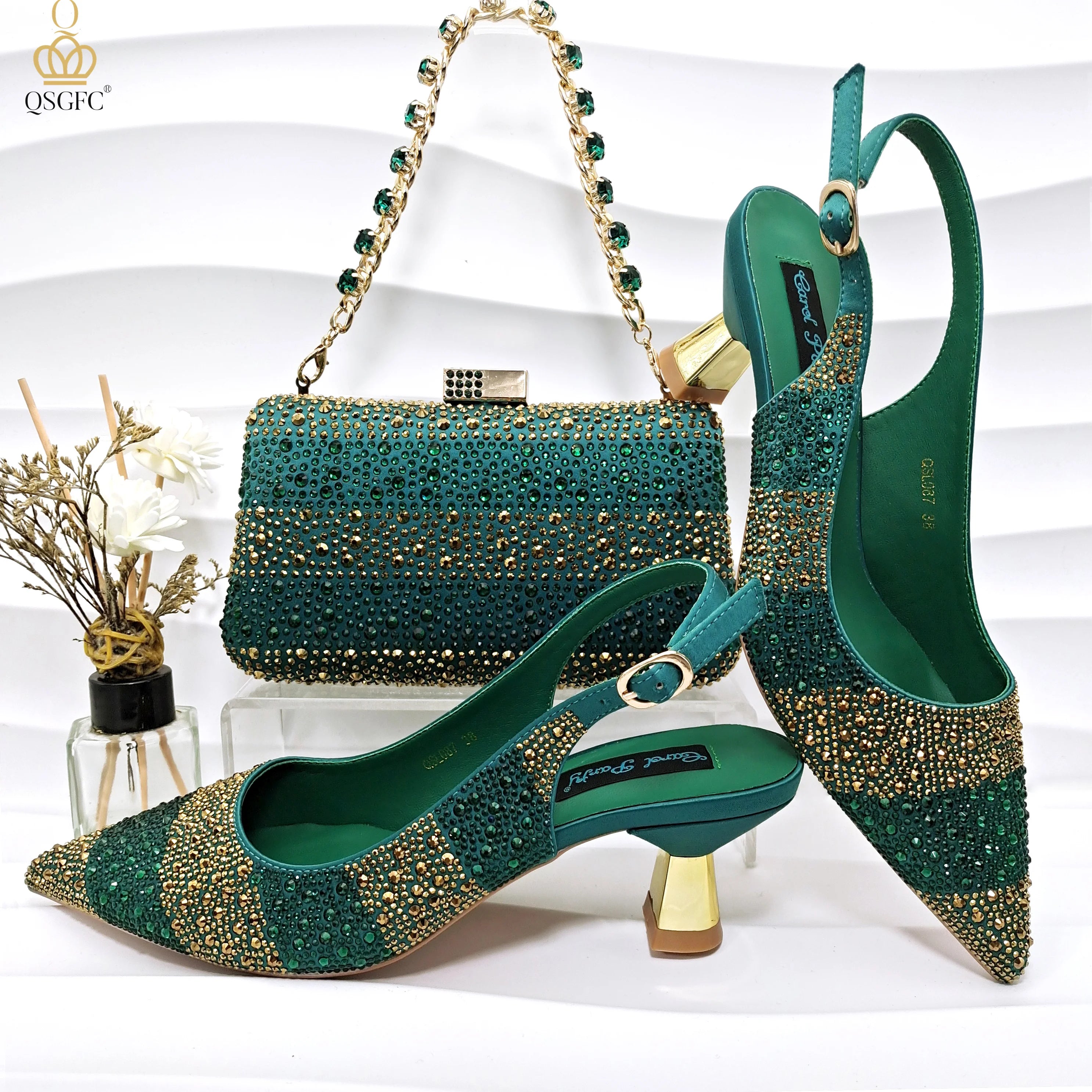 QSGFC INS Goldfarbenes elegantes Damen-Set mit Absätzen, Schuhen und Tasche, hohlen Strasssteinen, High Heels, Keilabsätze, Schuhen und passender Tasche