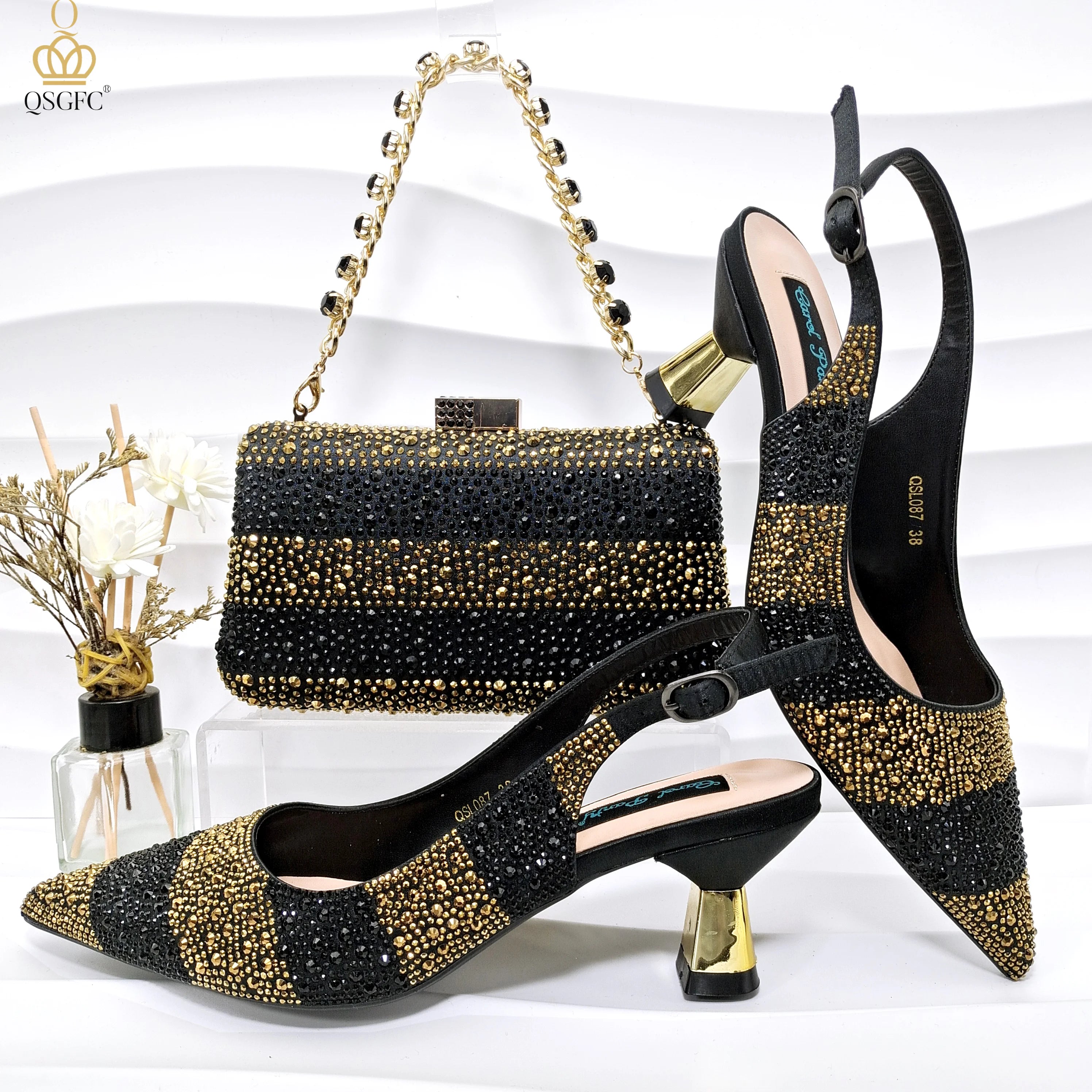 QSGFC INS Goldfarbenes elegantes Damen-Set mit Absätzen, Schuhen und Tasche, hohlen Strasssteinen, High Heels, Keilabsätze, Schuhen und passender Tasche