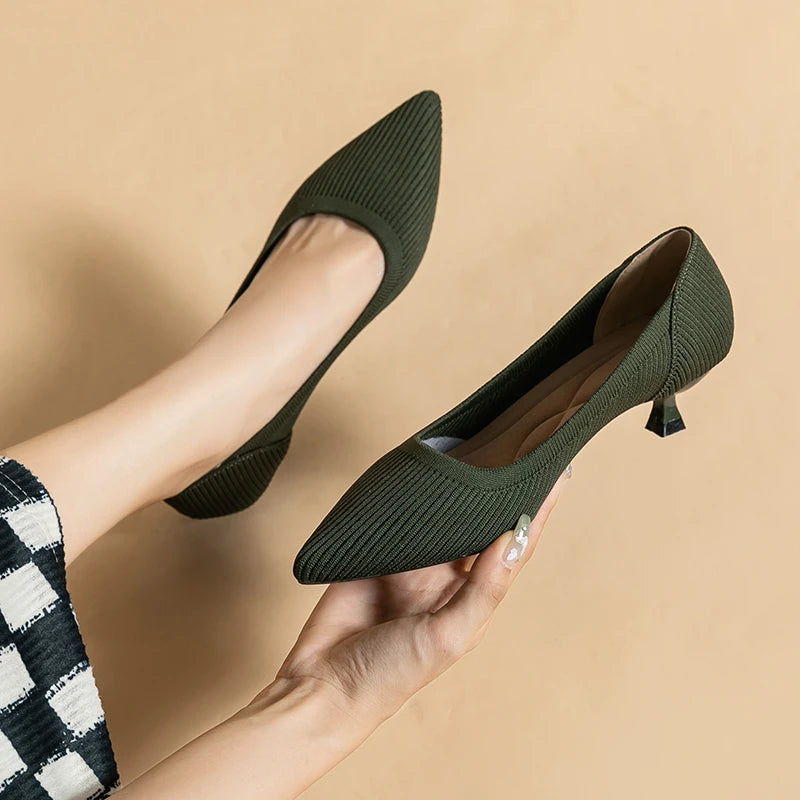 Spring and Autumn Women's Large Shoes 2025 High Heels Solid Color Knitted Breathable Rubber Non slip Sole Latex Insole Work Shoe