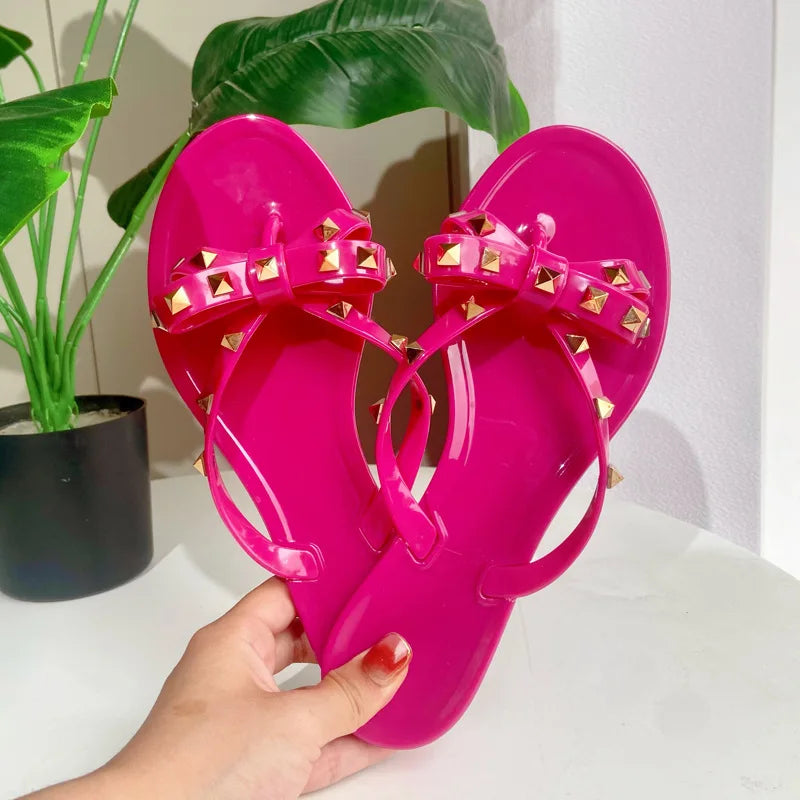 Riveted Flip Flops Women Sandals Summer Jelly Shoes Women's Flat Bottomed Slippers Summer Casual Rivet Slippers Outside 36-42